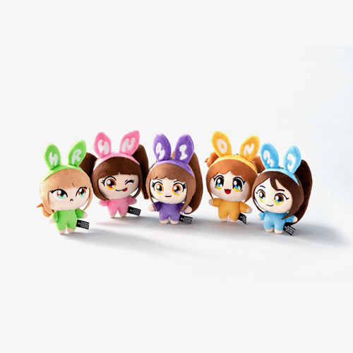 newjeans-x-murakami-plush-keyring newjeans-x-murakami-plush-keyring